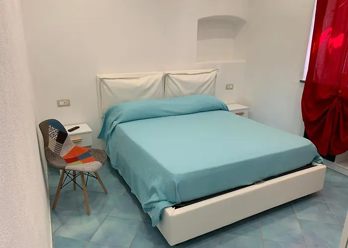 לינה וארוחת בוקר Don Lui 4*